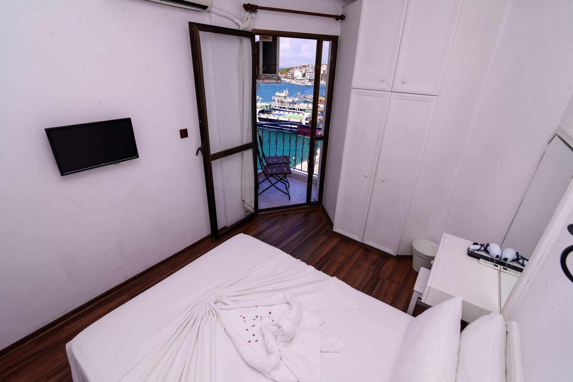 Marin Hotel Cesme Bagian luar foto